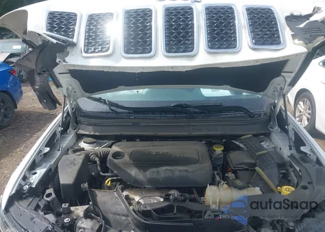2020 Jeep Cherokee Latitude 4X4 z USA, uszkodzony, nr VIN 1C4PJMCB3LD582172